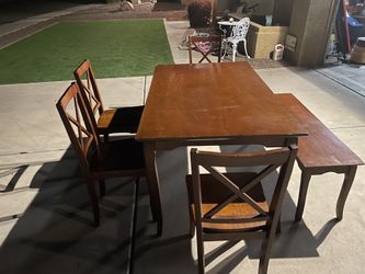 Cherry Wood Dining Tablr