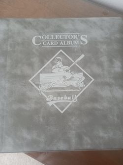 1981 Topps Football Cards in Binder with 675