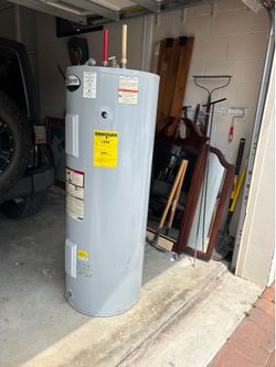 Water heater tank