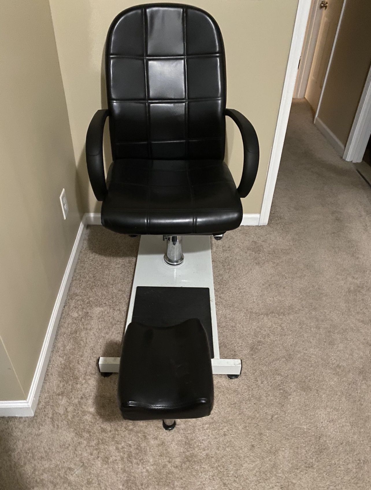 Pedicure Chair with Small Seat