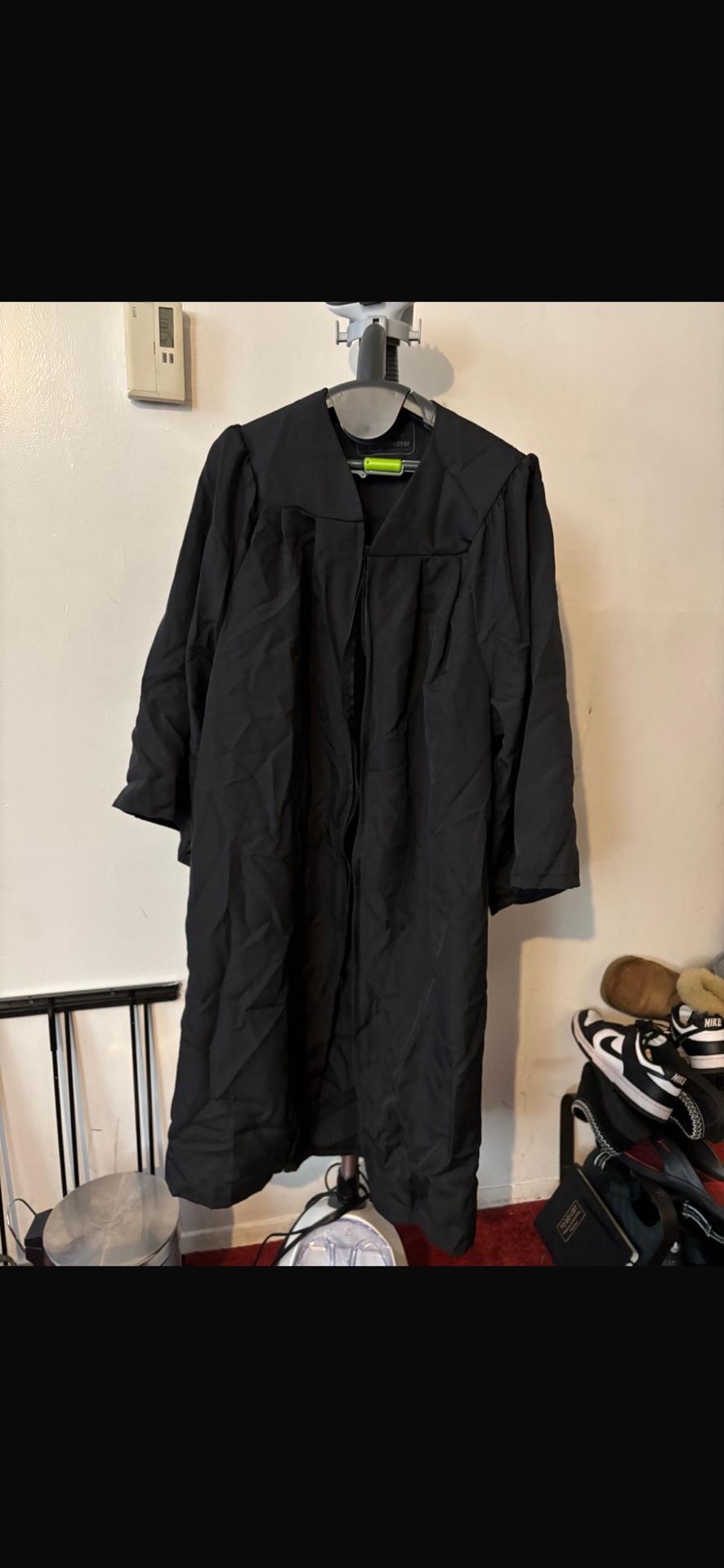 Graduation Gown - Oak Hall GreenWeaver (Size 5’0” - 5’2”)