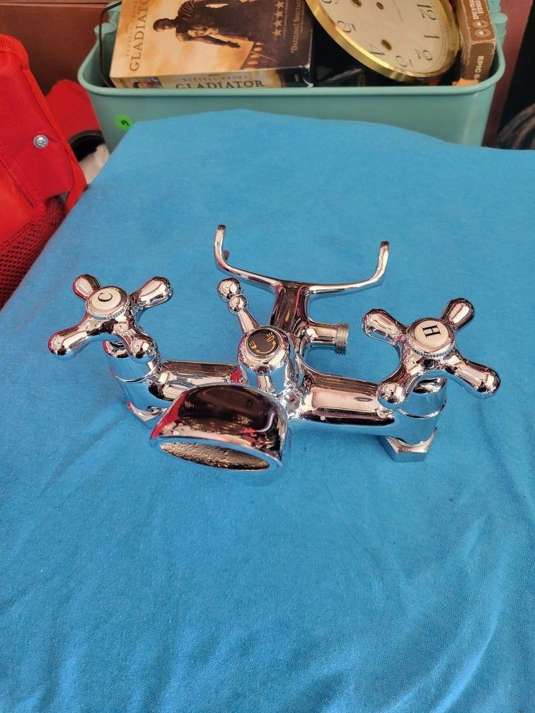 Clawfoot Tub 3 In 1 Faucet New