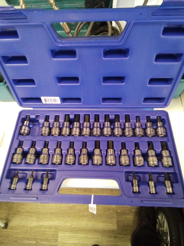 Sockets, Williams