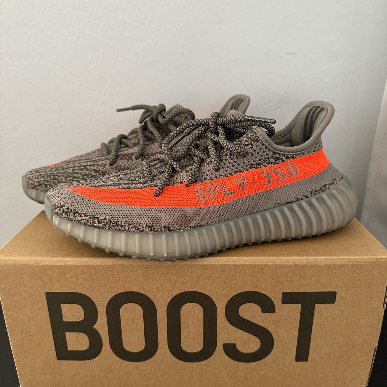Yeezy sneakers men’s size 7