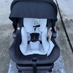 Nuna Pipa RX Lite infant car seat (in Des Moines)