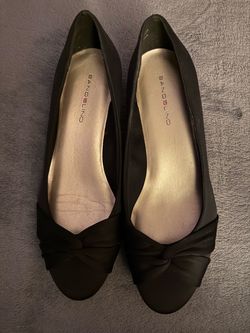 Black casual dress shoes