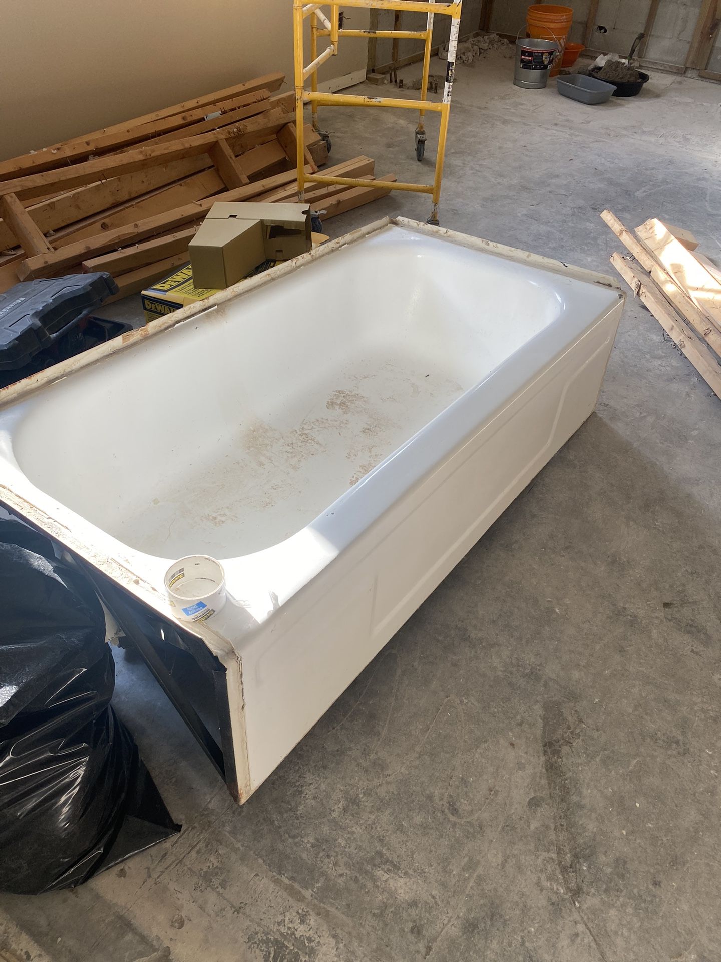 Free Metal Bathtub