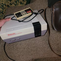 Original NES Nintendo System Console With Controller 