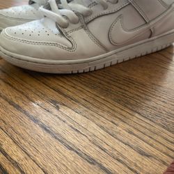 Nike All white Low Tops .   Size US Men 7 1/2