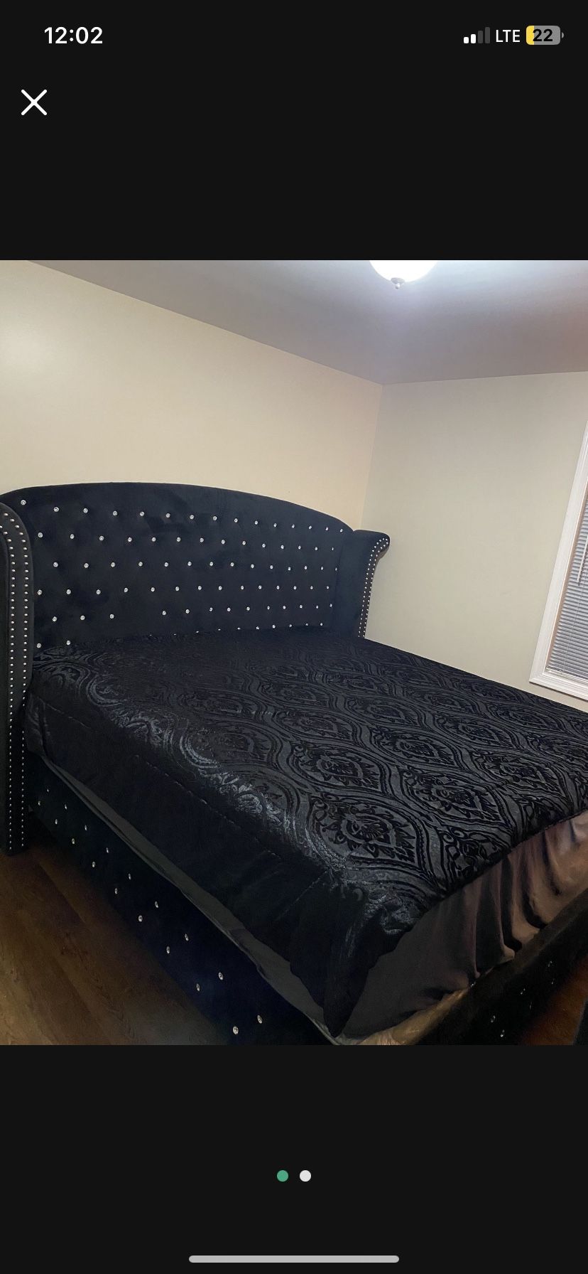 Bedroom Set Bed/dresser/mirror