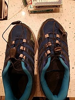 Salomon kid's wings J trail running shoes size 2