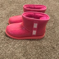 PINK UGGS NEED GONE SIZE 9