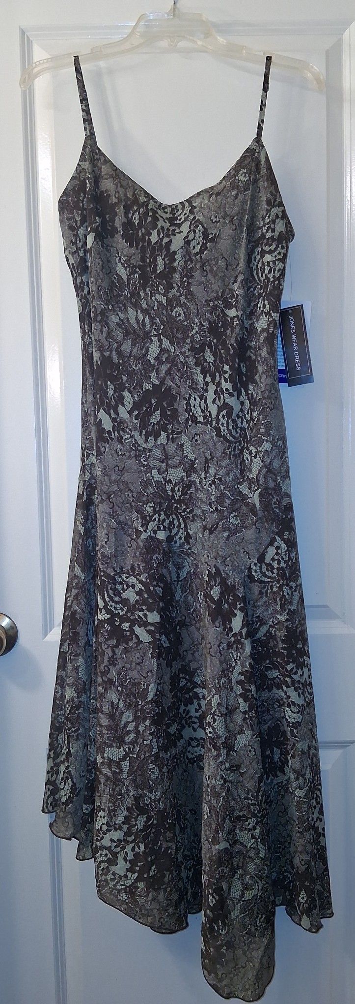Jones Wear Dress•Dress•Light Green & Black•Spaghetti Strap