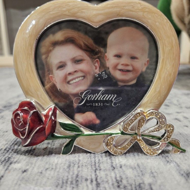 Silverplated Heart 4x4 Photo Frame