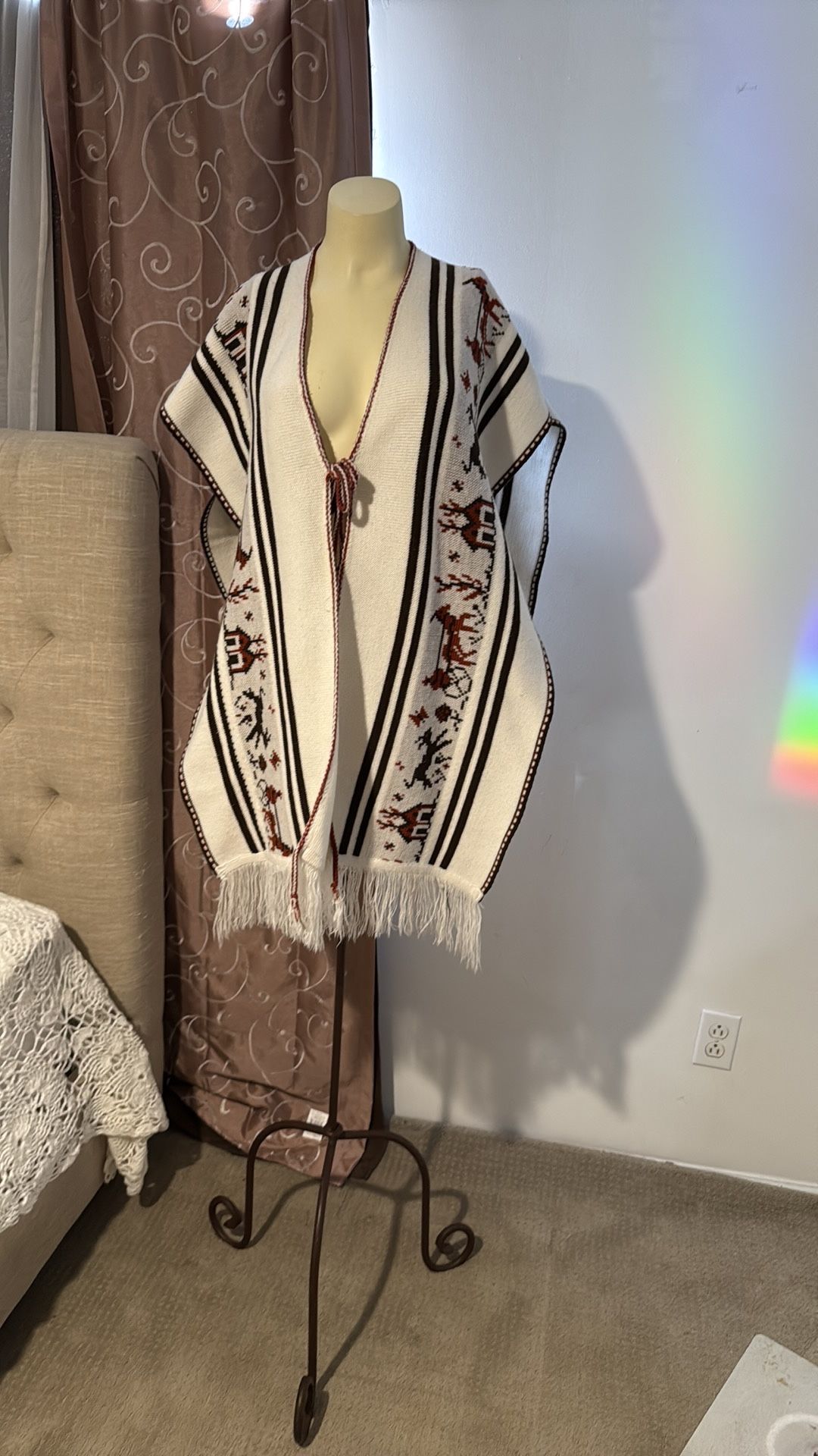 Poncho/sweater
