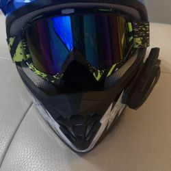 Motorcycle helmet