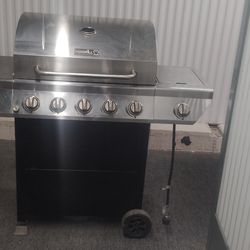 Very nice Nexgrill 5 burner plus side burner bbq