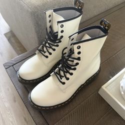 1460 Dr. Martens