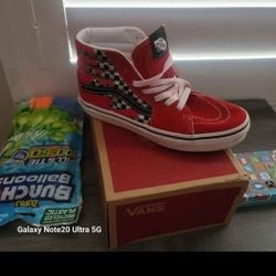 Boys Vans Size 2.5 In New Condition 