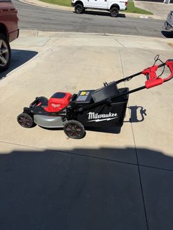 Milwaukee M18 FUEL Brushless Cordless 21 in. Walk Behind Dual Battery Self-Propelled Mower (Tool-Only)