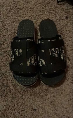 Dior slides