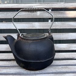 Retro Vintage Large Cast Iron Teapot Kettle Heavy Rusty Black with Handle