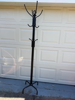 Black Metal Freestanding Coat Rack