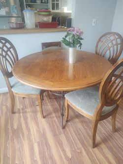 Dinitte set with 3 chairs