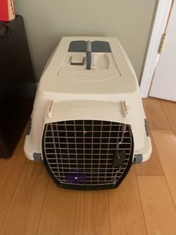 Petmate Medium Crate Carrier-Clean-Great Condition