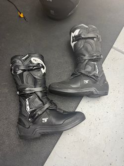 Alpine Star Tech 3 boots