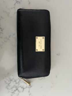 Michael Kors Black Leather Zip Wallet