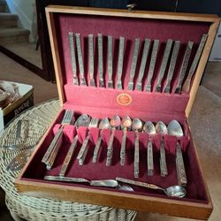 MCM LARGE SILVERWARE SET IN VINTAGE WOOD CASE