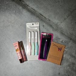 The Perfect Little Christmas Gift Set With Gift Bag