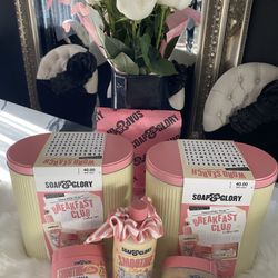 New Essential Gift Set