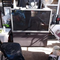 Toshiba 50 Inch Projection TV With remote