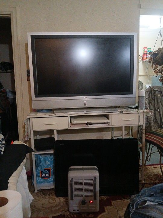 42" in Ilo flat-screen TV