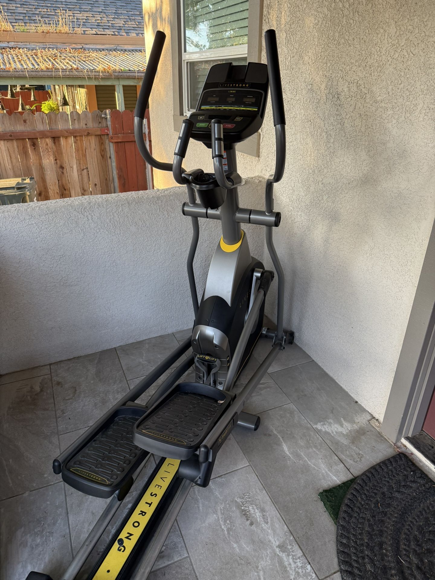 Exercise Machine Livestrong LS8.0E Elliptical