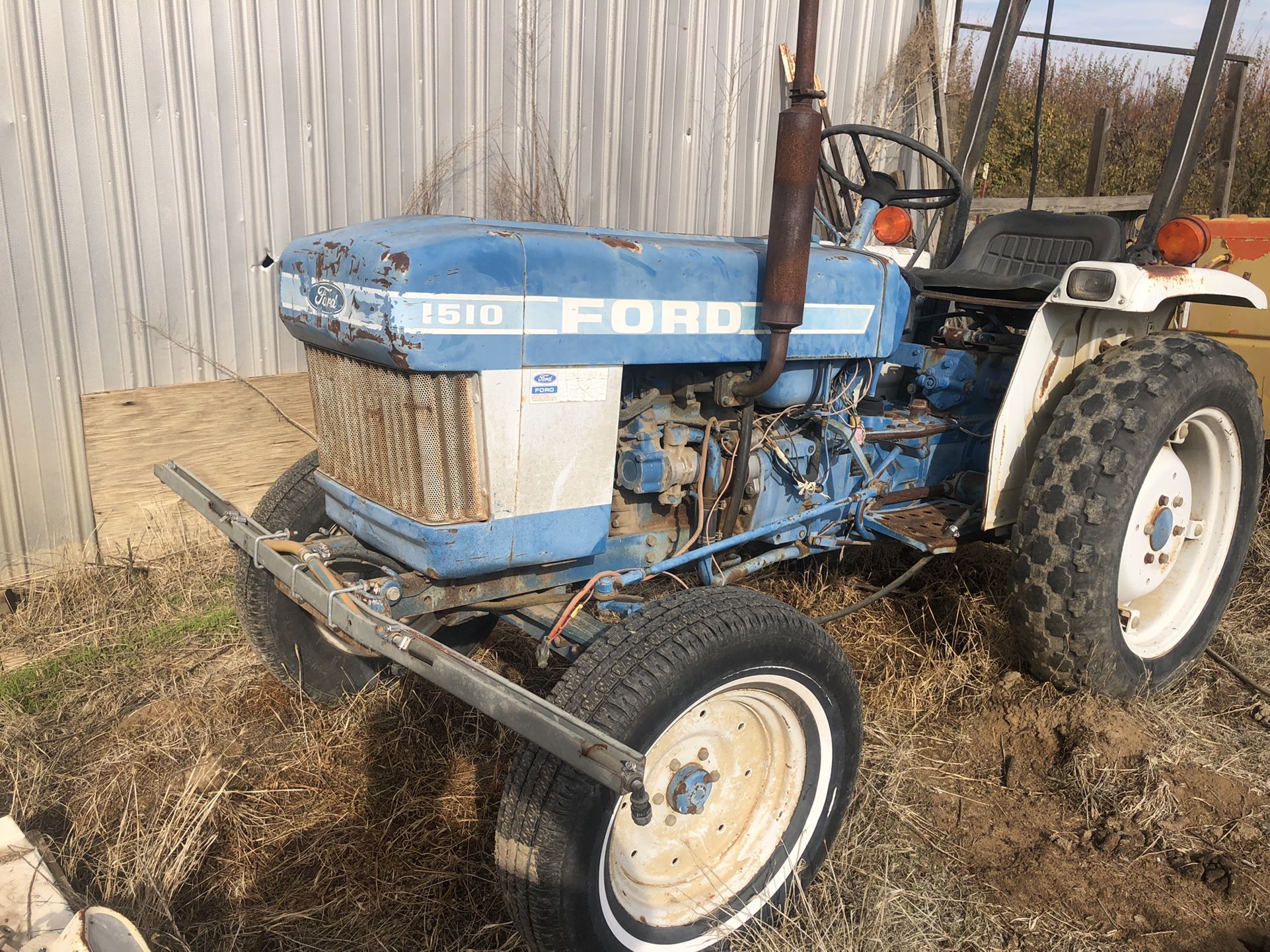  1510 Ford Tractor/ 150gal Spray Tank