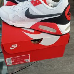 Nike Air Max IVO