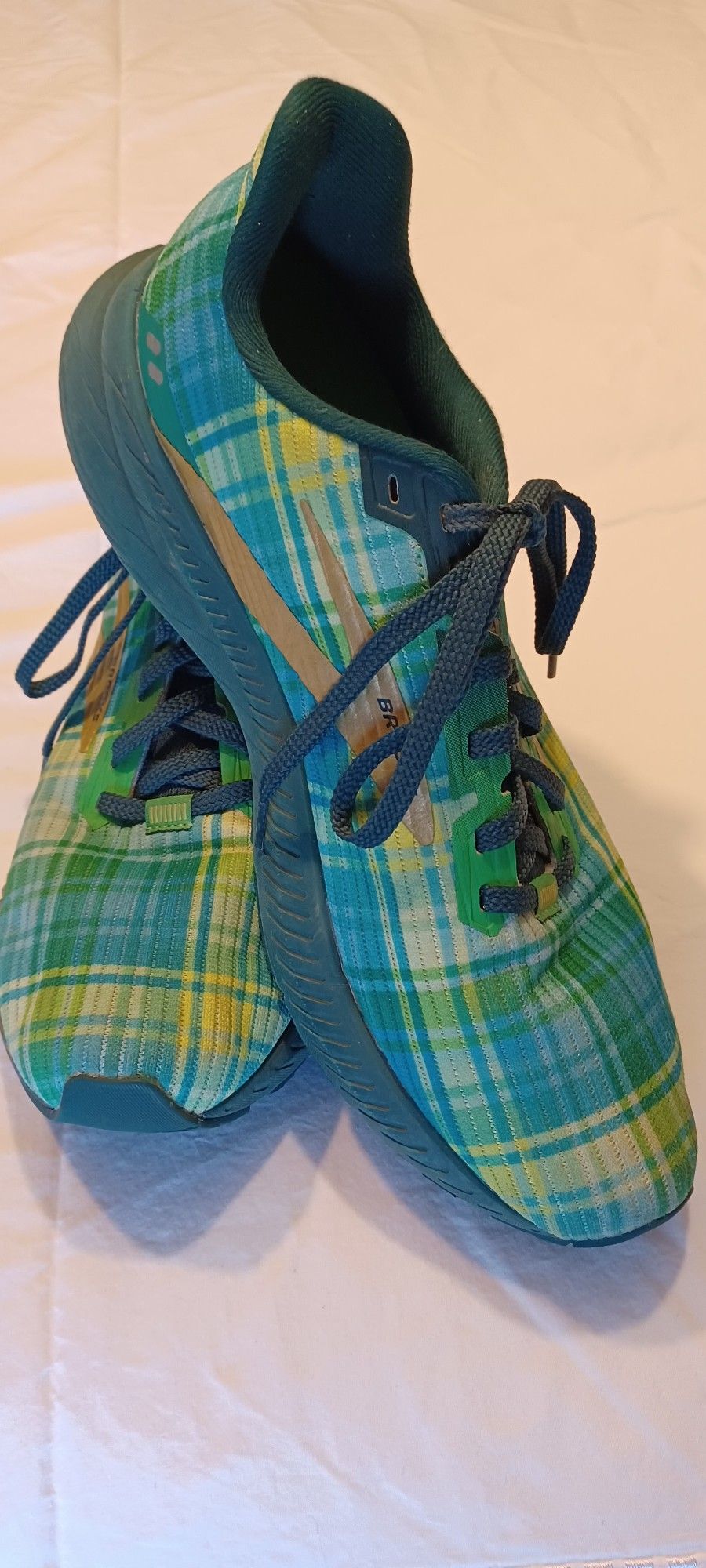 BROOKS Mens Lunch GTS 8