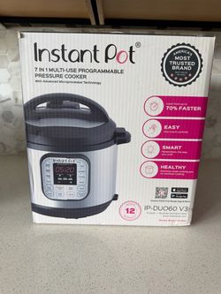 Instant pot 7in 1 pressure cooker / new in box