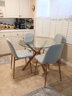 Round glass table