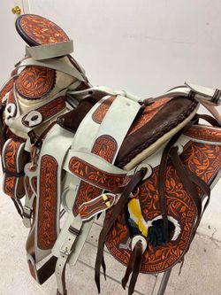 Nueva montura charra bordada