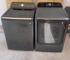 Dryer and washer.  Lavadora y secadora
