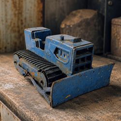 Vintage Tonka T-6 Crawler Bulldozer Pressed Steel Blue Toy Tractor USA
