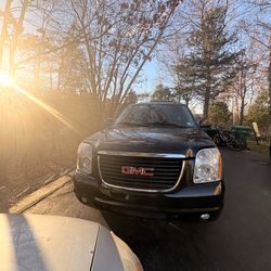 Car 14 GMC YUKON 