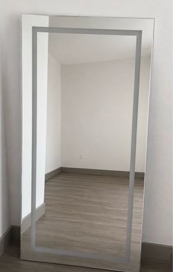 Full body mirror light up 48”tall