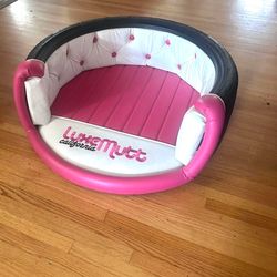 Classic Dog 🐕 Bed 🛌 is new