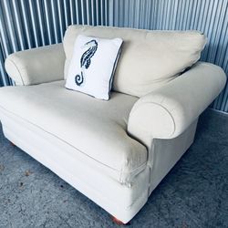 Elegant Upscale Robb & Stucky Coastal Twin Size Sleeper(Mattress Never Used)