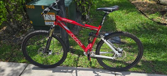 Giant NRS dual suspension mountain bike